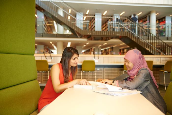 Image of students studying in the library at Western Sydney University, Penrith